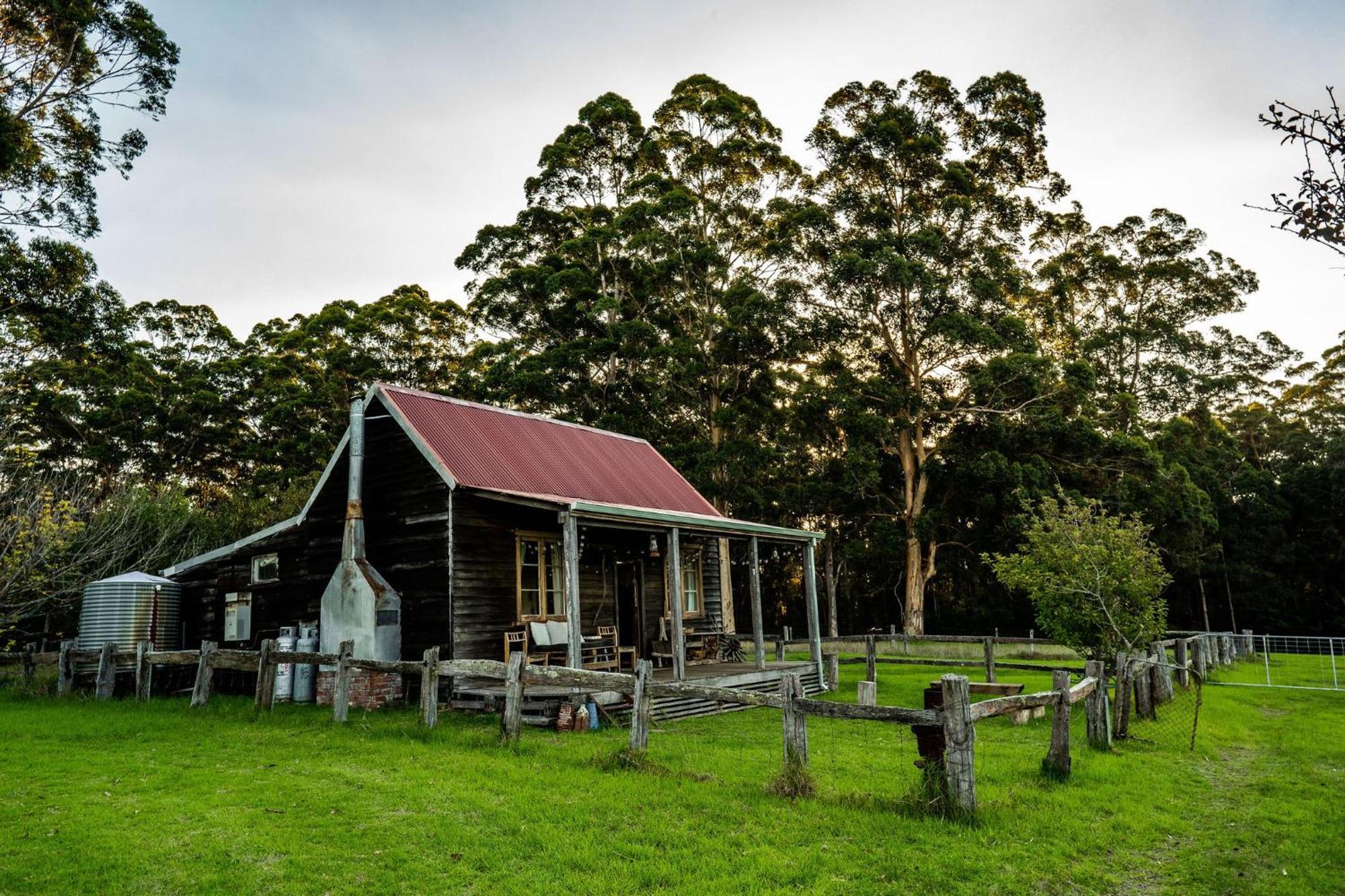 Cosy Farmstay: Green Cabin At Whispering Woods Beedelup 외부 사진