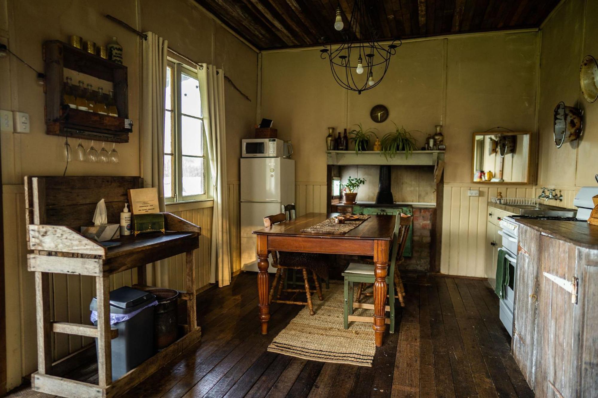 Cosy Farmstay: Green Cabin At Whispering Woods Beedelup 외부 사진
